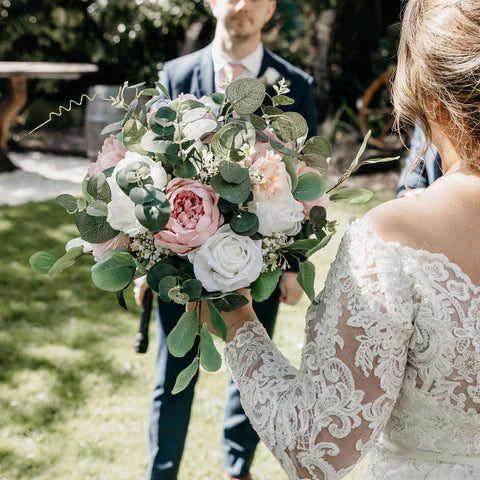 Wedding Bouquets: Fresh VS Dried VS Artificial, How should I choose?